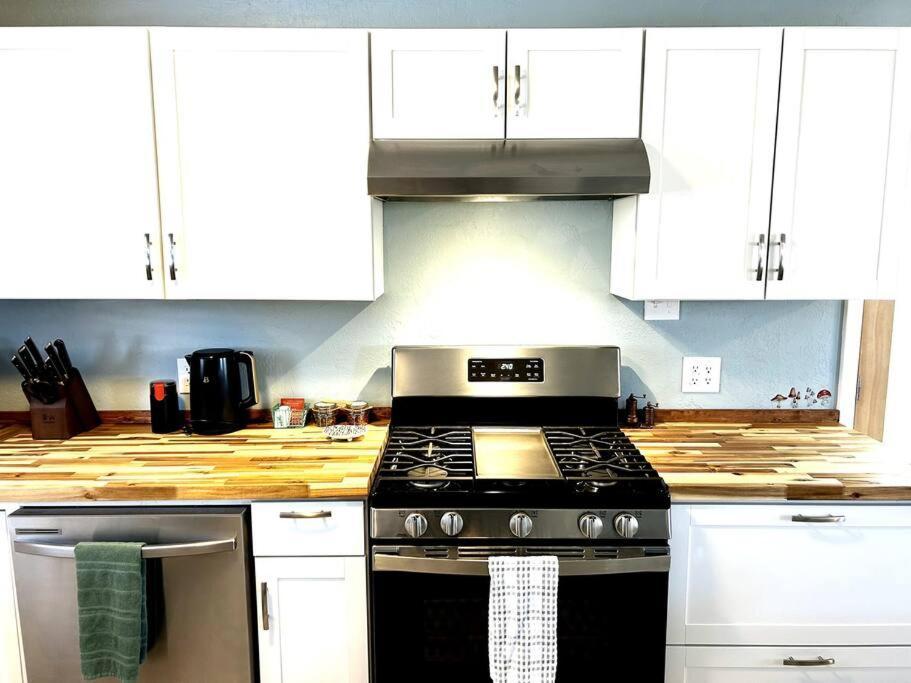 Fully Furnished, Serene Taos House Екстериор снимка