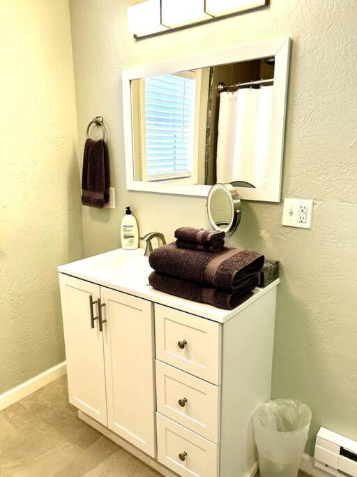 Fully Furnished, Serene Taos House Екстериор снимка